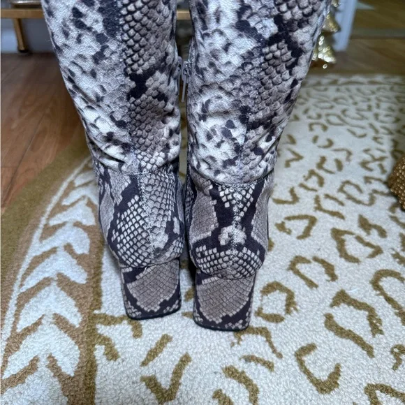 Steve Madden Dexie Slim Fit Knee High Block Heel Boot - Picture 9 of 10